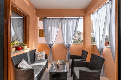 Apartments with parking space Mugeba, Porec - 24244