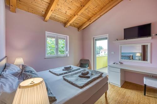 Family friendly house with a swimming pool Antonci, Porec - 24239