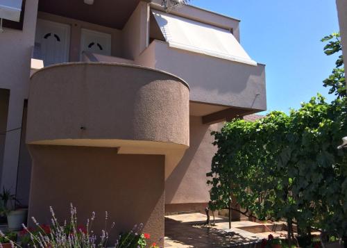 Apartments by the sea Nin, Zadar - 24288