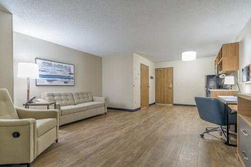 Küche/Küchenzeile in der Unterkunft Candlewood Suites Southfield - Detroit by IHG