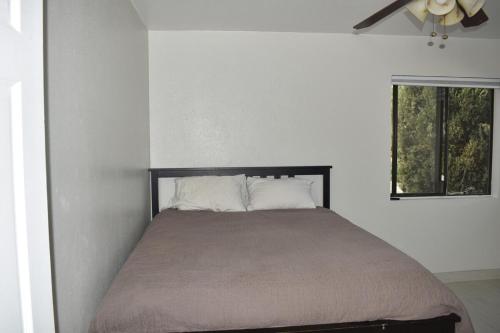 Katil atau katil-katil dalam bilik di The Hill House - duplex