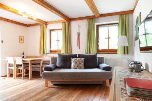 Posezení v ubytování Kachelofenwohnung Pölzleitner