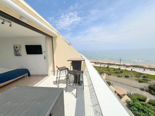 Studio 12C, Héliopolis C, village naturiste