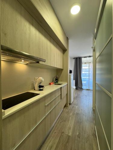 Estudio renovado en primera linea de mar