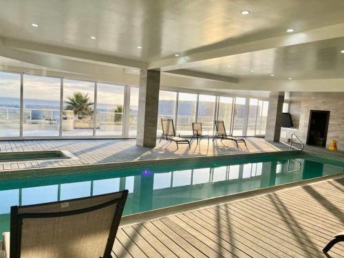 Piscina en o cerca de Beachfront Apartment with 3 BR 2 BA with pool