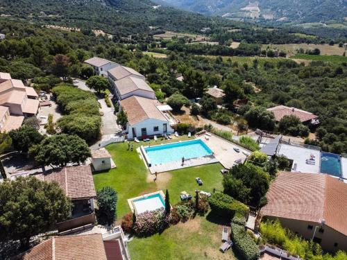 Piscina a Le Pas du Ventoux o a prop