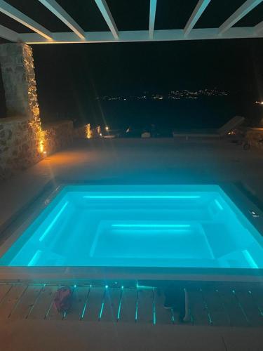 In Paros, fantastic waterfront villa
