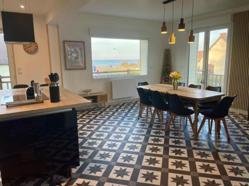 Villa des Braves in Omaha Beach, sea view