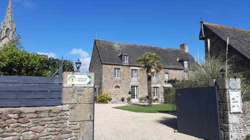 Le Pigeonnier, The Farmhouse In The Grounds