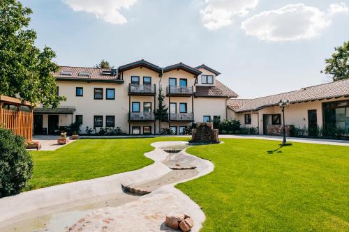 Κήπος έξω από το Hotel Birkenhof
