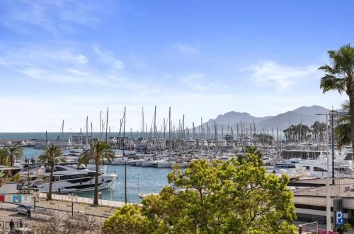 Photo de la galerie de l'établissement LES SUITES DU PALAIS sur LA CROISETTE - Vue MER, à Cannes