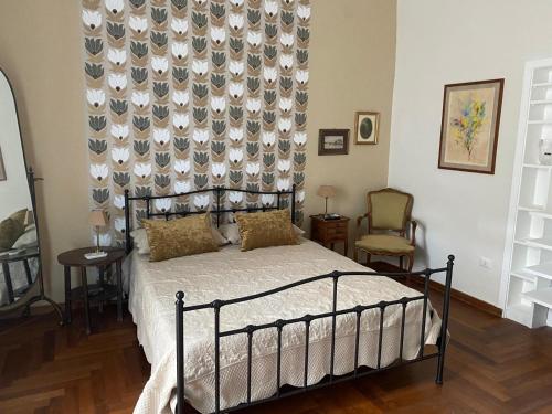 Caracciolo Seafront Charme Home