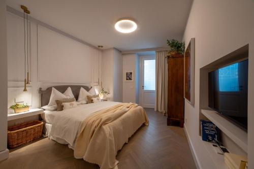 Suite Corti Cernobbio - 1 Min Walk to Lake and Parking photo 2