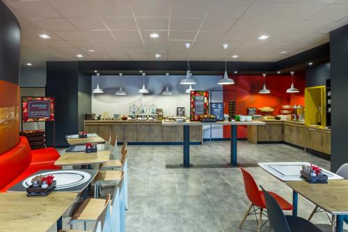 Ibis Wroclaw Centrumにあるレストランまたは飲食店