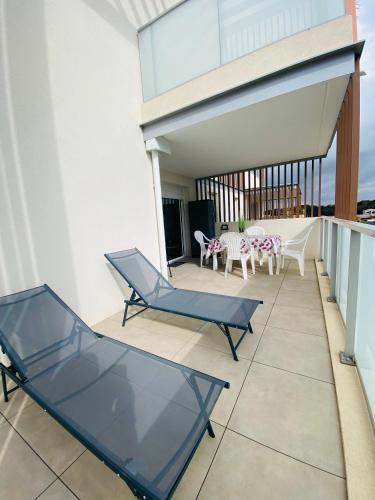 Appartement avec terrasse et parking - v0841