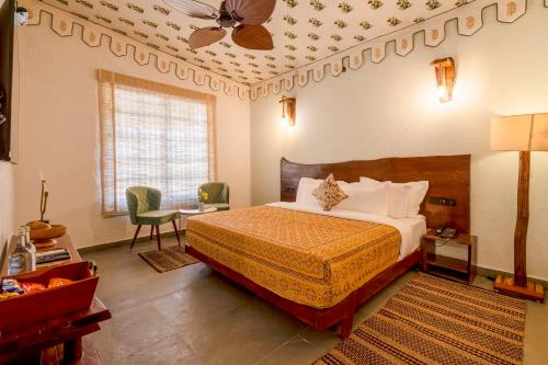 Una cama o camas en una habitación de Jawai Palash Resort by Alivaa