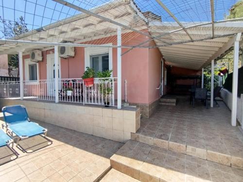 Balkón nebo terasa v ubytování Villa Cottage Eleni