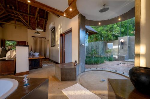 Φωτογραφία από το άλμπουμ του Xidulu Safari Lodge - Makalali σε Makalali Game Reserve