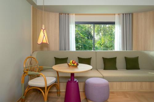 Istumisnurk majutusasutuses Mercure Rayong Lomtalay Villas & Resort