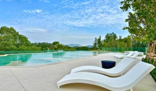 Πισίνα στο ή κοντά στο Laguna Beachside Residences 2bdr