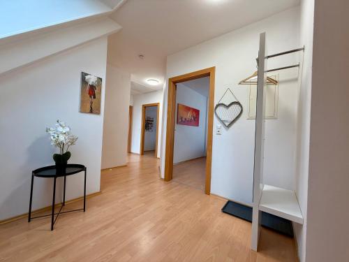 Fotografie z fotogalerie ubytování Loftartiges und sonniges Apartment mit Balkon in Dobl bei Graz DG06 v destinaci Dietersdorf
