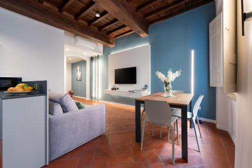Keys of Italy - Vigna 8 Blu- Newly Renovated Elegant 2 Bedr - Great Central Location in Florence