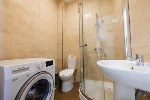 Ένα μπάνιο στο Cosy Studio In Ghadira By Homely