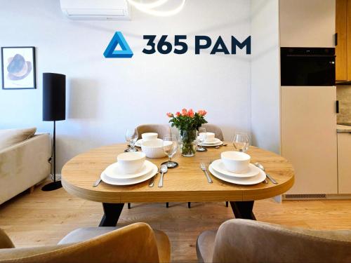 Χώρος καθιστικού στο Apartament Złote Żurawie Moon Residence - PARKING W CENIE, WIDOK NA MORZE Z BALKONU- 365PAM