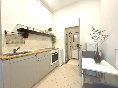 Come on Inn - Central Studio Apt