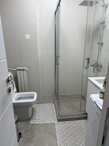 Ένα μπάνιο στο ISM Luxury Apartments
