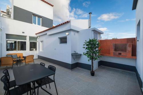 Carmo Family House - Azorean Home