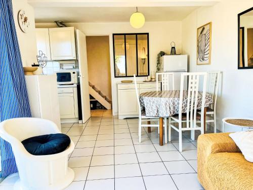 Photo de la galerie de l'établissement Holiday Home Les Captivantes II-7 by Interhome, au Cap d'Agde