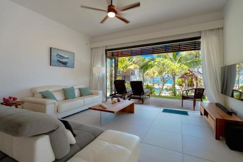 Χώρος καθιστικού στο Beachfront chic retreat
