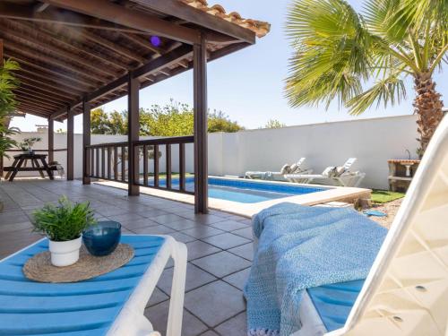 Chalet Tropical 4 by Interhome