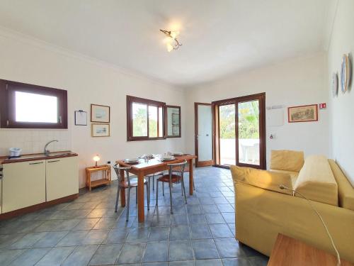 Χώρος καθιστικού στο Apartment La Rosa-4 by Interhome