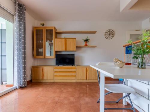 Apartment Mercuri by Interhome