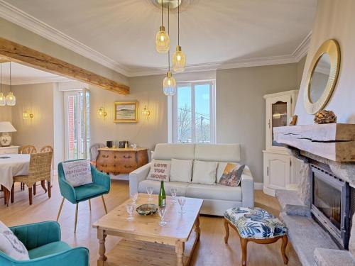 Χώρος καθιστικού στο Holiday Home Ty Poulpry by Interhome