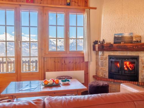 Χώρος καθιστικού στο Chalet Panorama des Cimes by Interhome