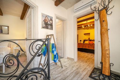 Φωτογραφία από το άλμπουμ του Rustic Stonehouse with Jacuzzi σε Bajčići