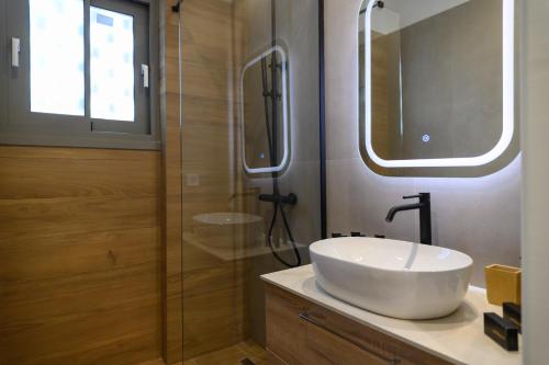 Daisy's Deluxe Athenian 2bedroom by MPS
