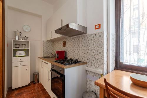 GuestHost - Bright Apartment X4 along the Tevere!