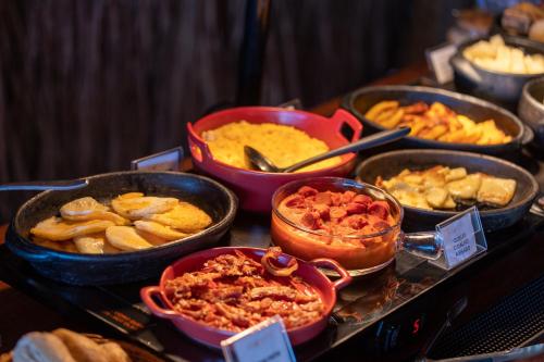Makanan di atau berdekatan hotel