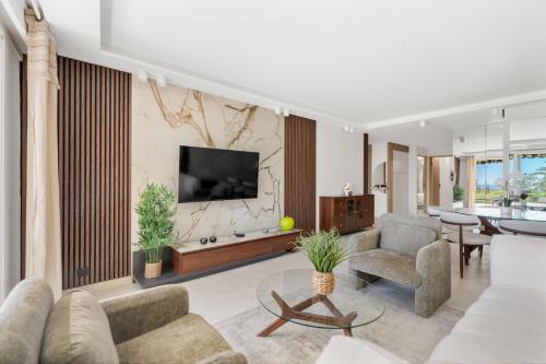 Luxueux Appartement avec Jardin Suspendu Vue Mer 10 min du Palais Cannes