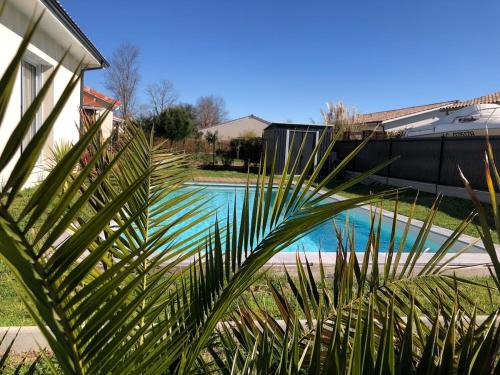 Maison de vacances avec piscine idéalement située