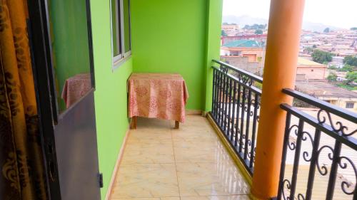 Ein Balkon oder eine Terrasse in der Unterkunft Hotel Residence Madadjeu