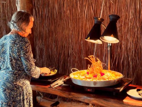 Makanan di atau berdekatan hotel