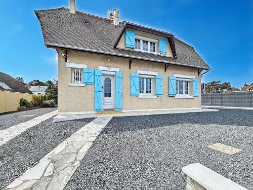 Les Volets Bleus-Charmante maison entièrement équipée face à la mer pour 2 à 6 personnes