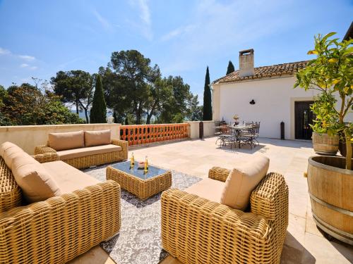 Χώρος καθιστικού στο Villa Emilienne