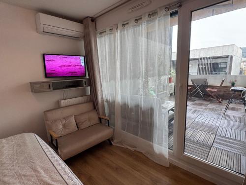 Beau Studio avec belle terrasse au centre ville de Nice