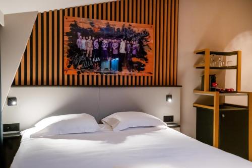 Кровать или кровати в номере HOTEL by REBOUL - Boutique Hôtel Cassis